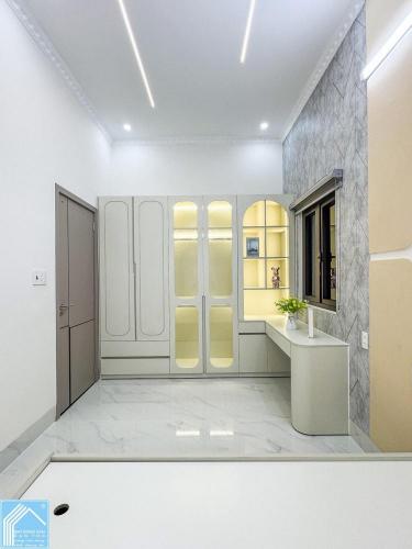 NHÀ LẦU GẦN ĐH NAM CẦN THƠ - LỘ NHỰA Ô TÔ ĐẬU TRONG NHÀ