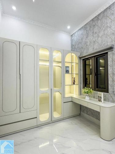 NHÀ LẦU GẦN ĐH NAM CẦN THƠ - LỘ NHỰA Ô TÔ ĐẬU TRONG NHÀ