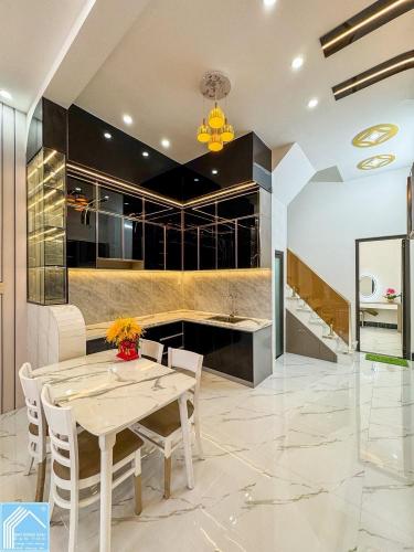 NHÀ LẦU HẺM 127 VÕ VĂN KIỆT - LỘ XE 7 CHỖ TỚI NHÀ