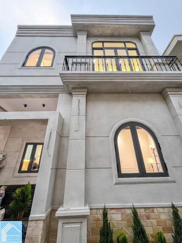  NHÀ LẦU KIẾN TRÚC TÂY ÂU SANG TRỌNG FULL NỘI THẤT - CÁCH BỜ KÈ HÙNG VƯƠNG CHỈ 50M 