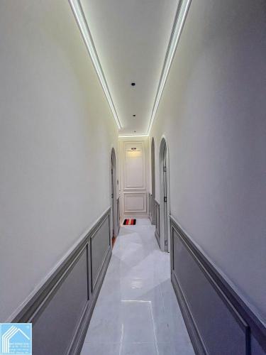  NHÀ LẦU KIẾN TRÚC TÂY ÂU SANG TRỌNG FULL NỘI THẤT - CÁCH BỜ KÈ HÙNG VƯƠNG CHỈ 50M 