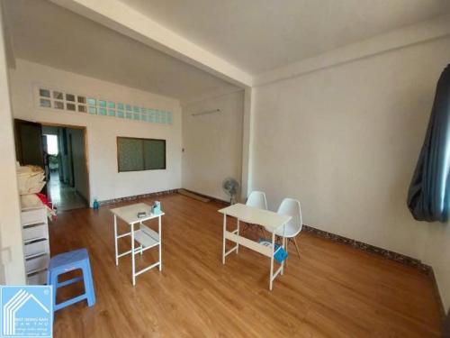 Nhà Mặt tiền đường Võ Thị Sáu - đoạn Ngô Quyền & Nguyễn Trãi - Bên hông Trường Châu Văn Liêm