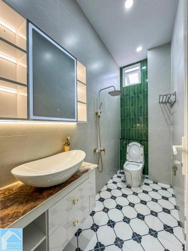 NHÀ MẶT TIỀN HẺM LIÊN TỔ 3-4 NGUYỄN VĂN CỪ - CÓ THỂ KINH DOANH
