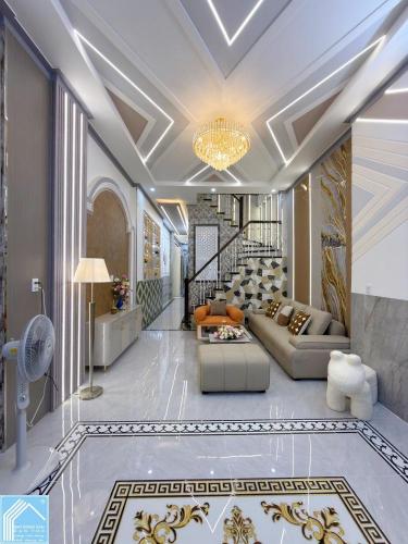 NHÀ MỚI 1 TRỆT 1 LẦU GẦN ĐẠI HỌC Y DƯỢC  Ô TÔ ĐẬU TRONG NHÀ