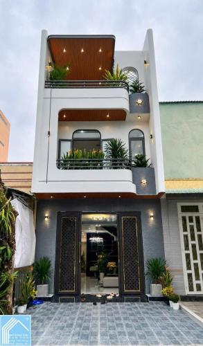 NHÀ MỚI HOÀN THIỆN 2 LẦU - ĐƯỜNG D15 - KDC HỒNG LOAN - DT: 5 ×17 - GIÁ: 5,8 tỉ ( Thương Lượng)