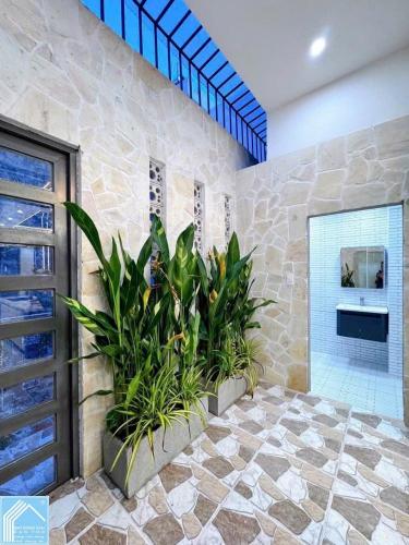 NHÀ PHỐ 1 TRỆT 2 LẦU - TRỤC CHÍNH ĐƯỜNG D1 KDC HỒNG LOAN - THÀNH PHỐ CẦN THƠ 