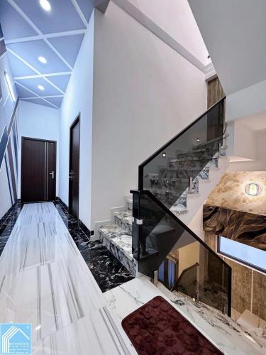 NHÀ PHỐ 1 TRỆT 3 LẦU MỚI XÂY KHU DÂN CƯ 91B 