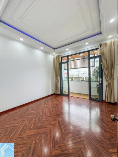 ​NHÀ PHỐ 1 TRỆT 3 LẦU MT ĐƯỜNG NGUYỄN VĂN TRỖI CẶP VÁCH ĐH CẦN THƠ 