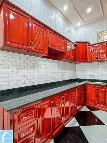 ​NHÀ PHỐ 1 TRỆT 3 LẦU MT ĐƯỜNG NGUYỄN VĂN TRỖI CẶP VÁCH ĐH CẦN THƠ 