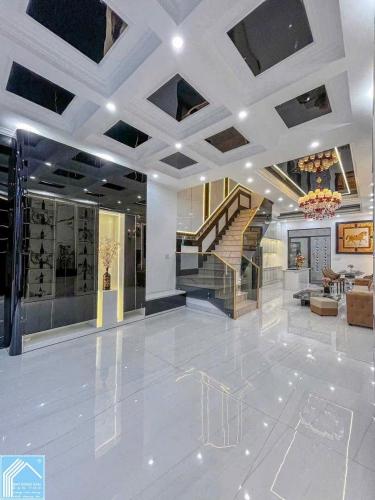 NHÀ PHỐ 3 TẦNG KIẾN TRÚC TÂN CỔ ĐIỂN SANG TRỌNG - TRỤC CHÍNH ĐƯỜNG D1 KDC HỒNG LOAN