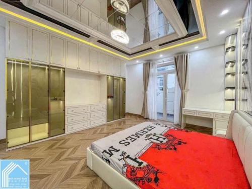 NHÀ PHỐ 3 TẦNG KIẾN TRÚC TÂN CỔ ĐIỂN SANG TRỌNG - TRỤC CHÍNH ĐƯỜNG D1 KDC HỒNG LOAN