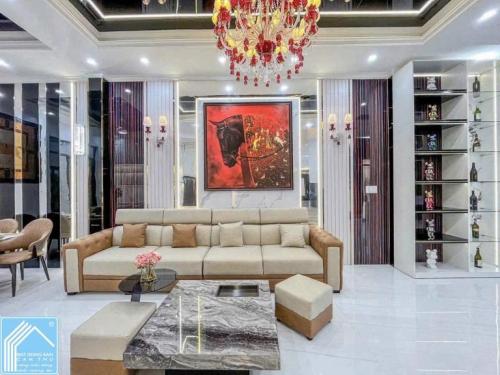 NHÀ PHỐ 3 TẦNG KIẾN TRÚC TÂN CỔ ĐIỂN SANG TRỌNG - TRỤC CHÍNH ĐƯỜNG D1 KDC HỒNG LOAN