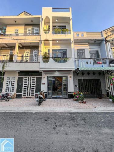  NHÀ PHỐ 4 TẦNG  TẶNG NỘI THẤT. ĐS 23 THỚI NHỰT 1