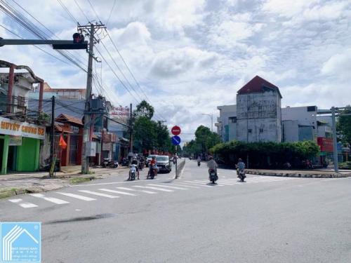 NHÀ PHỐ BÌNH THUỶ,CẦN THƠ – 10x60m(600m2) – 1 trệt 1 lầu – khu vực trung tâm – Giá bán 35 tỷ ( có
