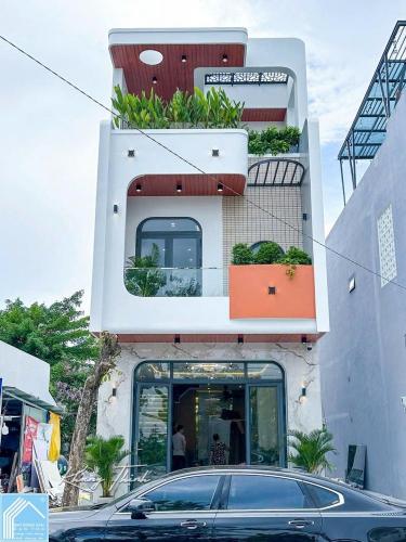 NHÀ PHỐ TUYỆT ĐẸP CÓ HẺM KĨ THUẬT BÊN HÔNG CỰC THOÁNG - KDC HỒNG LOAN NHÀ PHỐ TUYỆT ĐẸP CÓ HẺM KĨ THUẬT BÊN HÔNG CỰC THOÁNG - KDC HỒNG LOAN