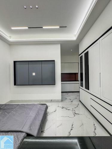 NHÀ TRỆT 2 LẦU GÓC 2 MẶT TIỀN HẺM 86 LÊ BÌNH - Ô TÔ ĐẬU TRƯỚC NHÀ 24/24