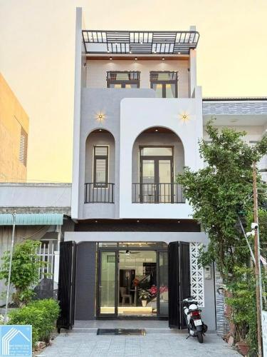 NHÀ TRỆT 2 LẦU KHU DÂN CƯ VĂN HOÁ TÂY ĐÔ - Q. CÁI RĂNG - TP. CẦN THƠ NHÀ TRỆT 2 LẦU KHU DÂN CƯ VĂN HOÁ TÂY ĐÔ - Q. CÁI RĂNG - TP. CẦN THƠ