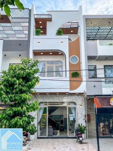 NHÀ TRỆT 2 LÀU MỚI ĐẸP - SANG XỊN MỊN THUỘC KDC HỒNG LOAN
