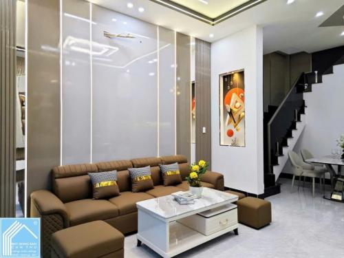  NHÀ TRỆT 2 LẦU MỚI – FULL NỘI THẤT – MẶT TIỀN TRẦN VĂN ƠN (Cách Nguyễn Đệ chỉ 1 căn nhà) 