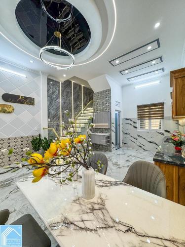 NHÀ TRỆT 2 LẦU SAU LƯNG KDC ĐẠI NGÂN - CÓ SÂN ĐẬU Ô TÔ