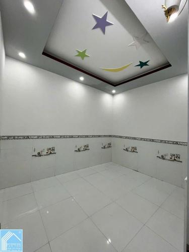NHÀ TRỆT LẦU - LỘ Ô TÔ - HẺM 36 HOÀNG QUỐC VIỆT ( ĐỐI DIỆN BÁNH XÈO 7 TỚI )