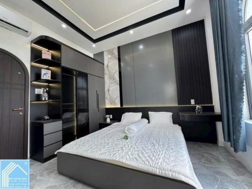 NHÀ TRỆT LẦU (CÓ SÂN ĐẬU ÔTÔ) - 2 MẶT TIỀN VIEW SÔNG - ĐẦU ĐƯỜNG TÔ VĨNH DIỆN (GẨN BỆNH VIỆN NHI )