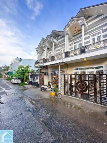 Nhà Trệt Lầu Hẻm Tổ 7 đường Nguyễn Văn Linh - đối diện bệnh viện Đa Khoa Trung Ương
