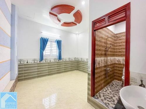 Nhà Trệt Lầu Hẻm Tổ 7 đường Nguyễn Văn Linh - đối diện bệnh viện Đa Khoa Trung Ương