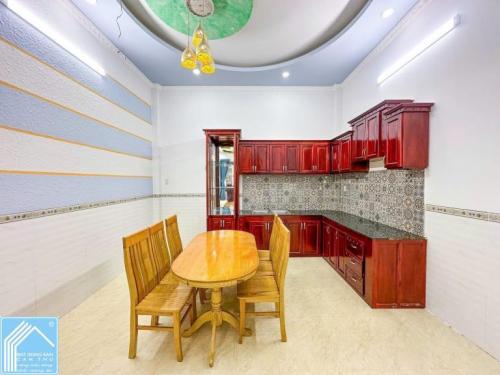 Nhà Trệt Lầu Hẻm Tổ 7 đường Nguyễn Văn Linh - đối diện bệnh viện Đa Khoa Trung Ương