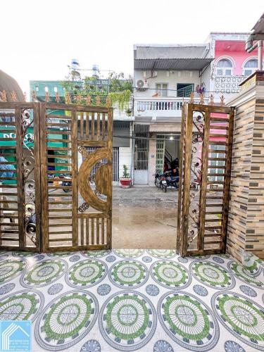 Nhà Trệt Lầu Hẻm Tổ 7 đường Nguyễn Văn Linh - đối diện bệnh viện Đa Khoa Trung Ương