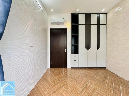 Nhà Trệt Lầu Hoàn Công Hẻm 27 Hồ Trung Thành thông ra Hẻm 71 Lê Hồng Phong 