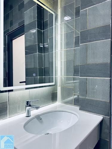 NHÀ TRỆT LẦU MỚI ĐẸP - HẺM 71 LÊ HỒNG PHONG - GẦN KDC NGÂN THUAN