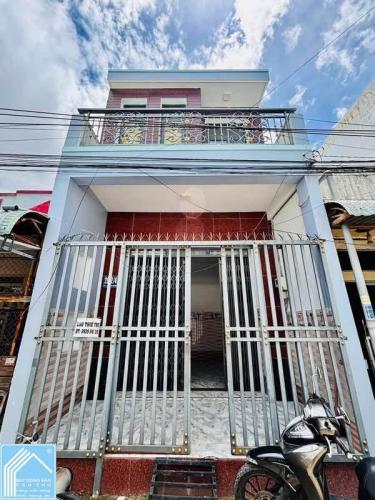 NHÀ TRỆT LẦU NGUYÊN CĂN GIÁ NHƯ MINI HOUSE. - 3 Phòng ngủ, 2 toilet, Bếp. Sân đậu được 3-4 xe máy. 