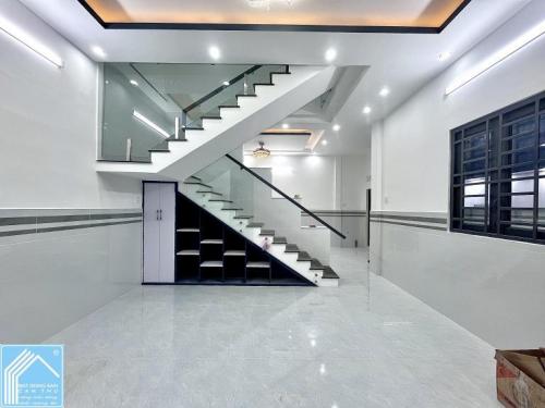 Nhà Trệt Lầu Sân thượng Góc 2 Mặt tiền Hẻm 1 đường Trần Vĩnh Kiết - Có Sân đậu Ô Tô 