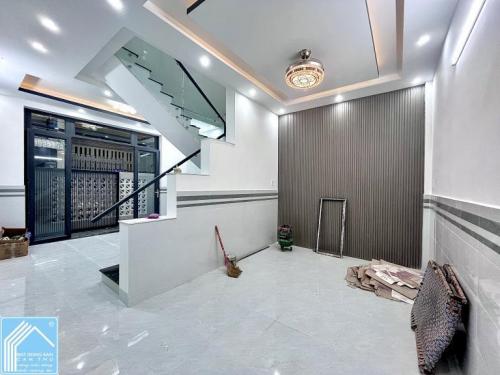 Nhà Trệt Lầu Sân thượng Góc 2 Mặt tiền Hẻm 1 đường Trần Vĩnh Kiết - Có Sân đậu Ô Tô 