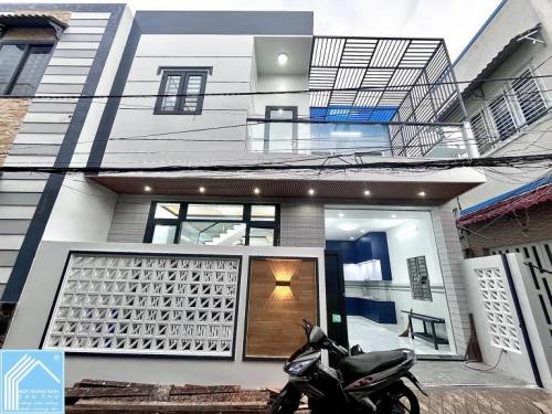 Nhà Trệt Lầu Sân thượng Góc 2 Mặt tiền Hẻm 1 đường Trần Vĩnh Kiết - Có Sân đậu Ô Tô 