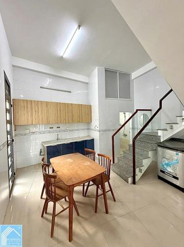 Nhà Trệt Lầu Trục chính hẻm 107 Hoàng Văn Thụ