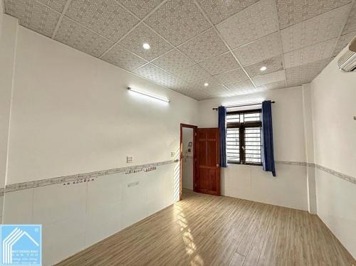 Nhà Trệt Lầu Trục chính hẻm 107 Hoàng Văn Thụ
