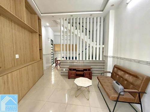 Nhà Trệt Lầu Trục chính hẻm 107 Hoàng Văn Thụ