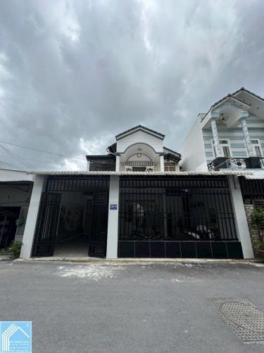 Nhà Trệt Lầu Trục chính hẻm 234 đường Hoàng Quốc Việt - Gần Bệnh viện Nhi Đồng, ĐH FPT Nhà Trệt Lầu Trục chính hẻm 234 đường Hoàng Quốc Việt - Gần Bệnh viện Nhi Đồng, ĐH FPT