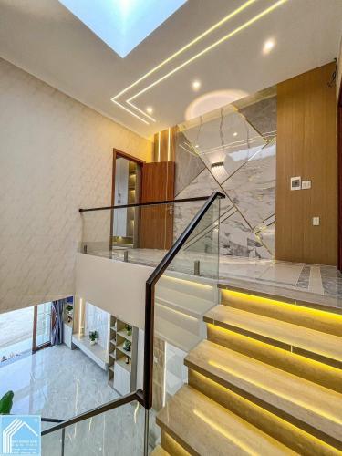 NHÀ TRỆT LẦU XÂY MỚI RẤT ĐẸP LỘ 7M Ô TÔ VI VU - TIỆN ÍCH ĐẦY ĐỦ 