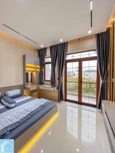 NHÀ TRỆT LẦU XÂY MỚI RẤT ĐẸP LỘ 7M Ô TÔ VI VU - TIỆN ÍCH ĐẦY ĐỦ 