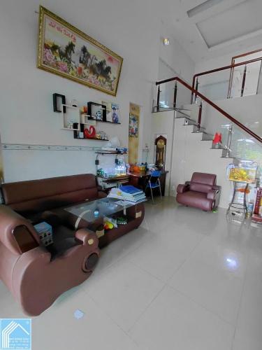 Nhà trệt lững diện tích rộng, vị trí đẹp, đường F3 trục chính kdc Bình Nhựt (12,8ha)