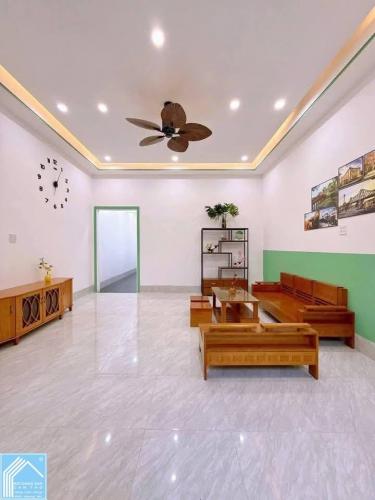   Nhà trệt mới đẹp tặng view lửng ban công chill uống trà đàm đạo. Số 182 đường B11 KDC Phú An