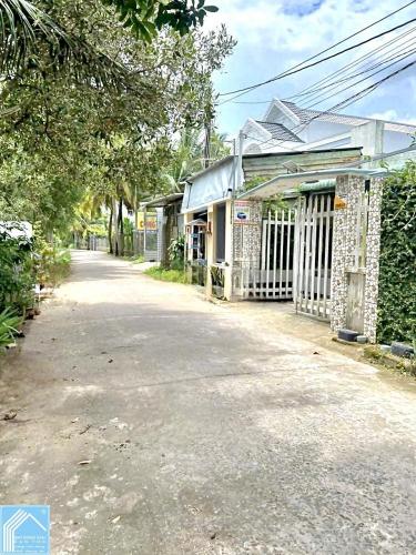 Nhà vườn 3 phòng Ngủ, sân đậu ô tô - Thuộc rạch Khoán Châu - cách Cầu Bình Thủy 1,8km 