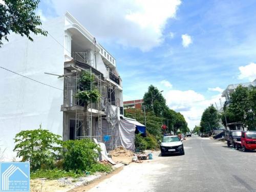  Sắp Hoàn Thiện - Nhà 1 Trệt 2 Lầu đường D7 KDC Hồng Loan