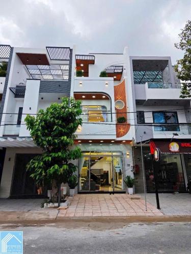 Siêu Phẩm 2lầu, Mặt Tiền KDC Hồng Loan, Gần Sát Trần Hoàng Na Mới, Full Nội Thất đẹp Siêu Phẩm 2lầu, Mặt Tiền KDC Hồng Loan, Gần Sát Trần Hoàng Na Mới, Full Nội Thất đẹp