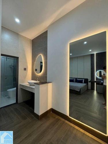 SIÊU PHẦM NHÀ 2 LẦU HIỆN ĐẠI CÓ MƯƠNG HỞ BÊN HÔNG -- SỐ 73 ĐƯỜNG D4 KDC HỒNG LOAN.