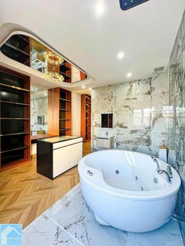 SIÊU PHẨM NHÀ TRỆT 2 LẦU MỚI ĐẸP SỐ 35 ĐƯỜNG D13 KDC HỒNG LOAN 6A 