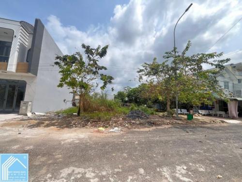 VỊ TRÍ HIẾM- CÓ CÔNG VIÊN Hông 10M & hẻm KT Sau 2m. Bán 3 nền liền đường B3 KDC Tân Phú. 